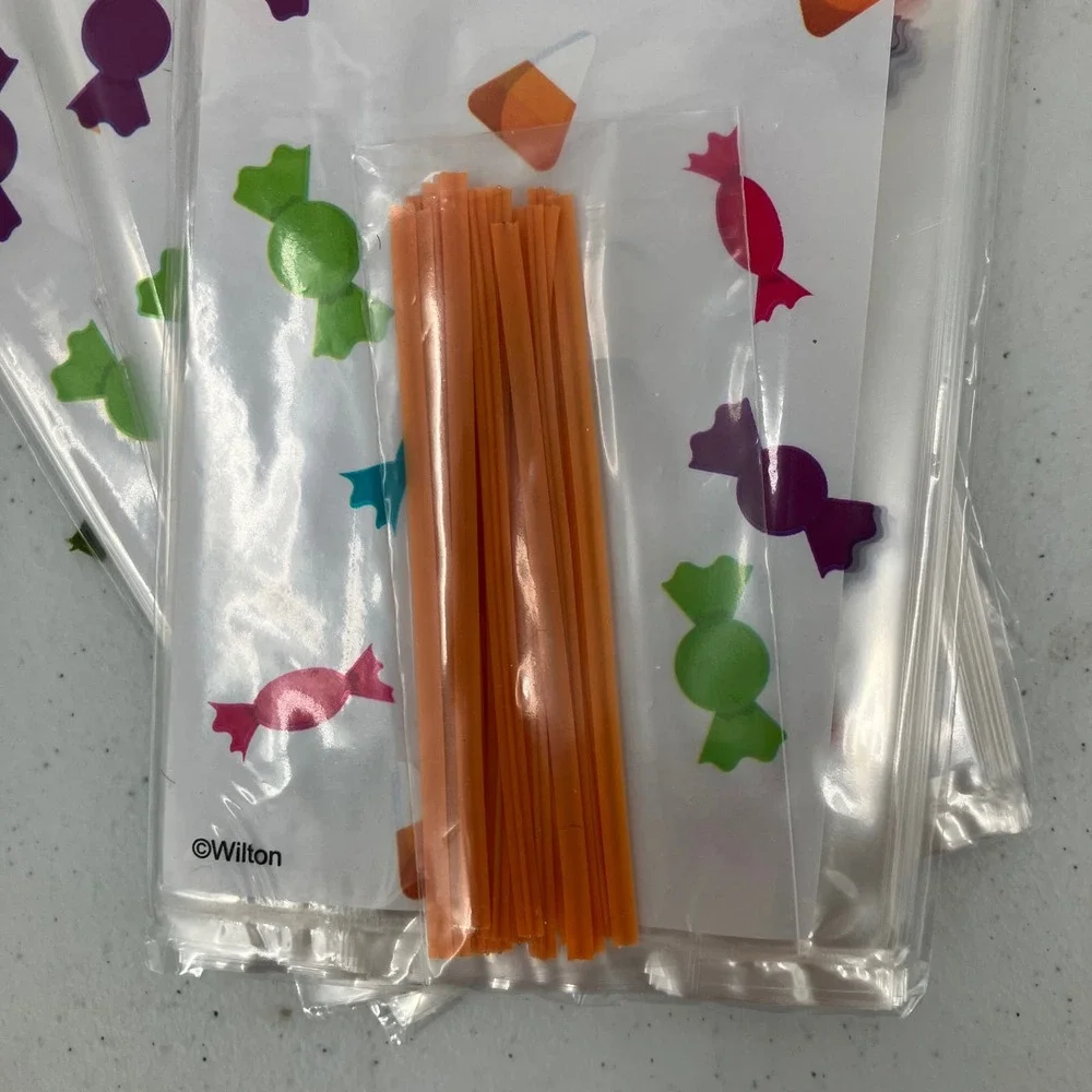 Wilton Clear White Multi-Colored Emoji Candy Ghost Plastic Twist Tie Treat Bags